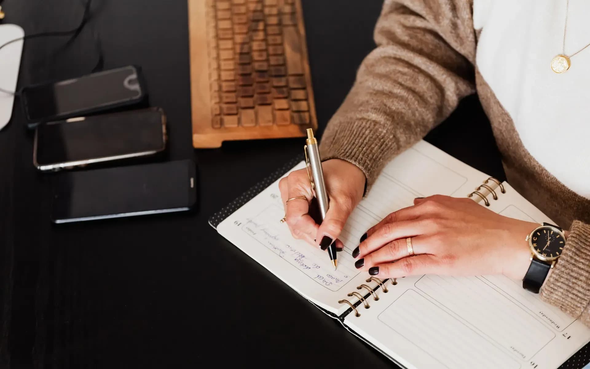 How to create content for businesses that attracts customers and converts